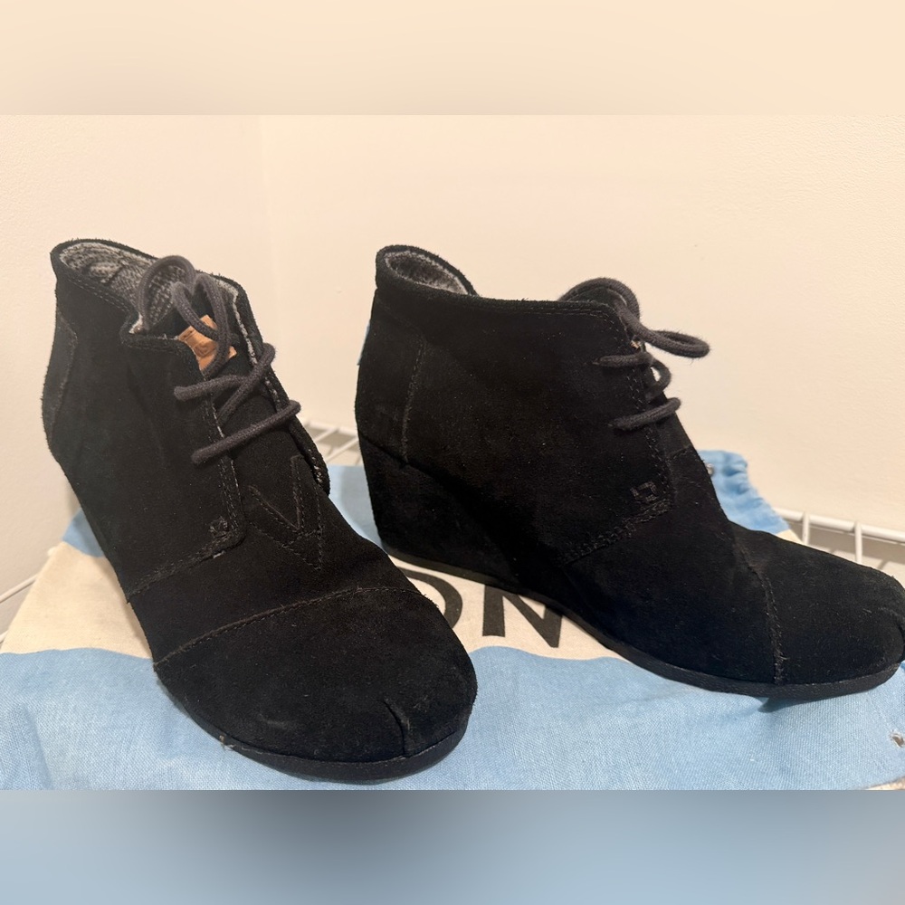 Toms Black Suede Women's Wedge Boots